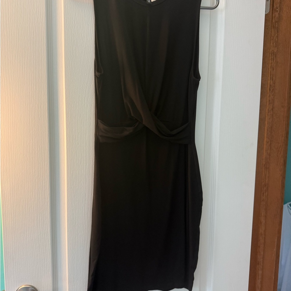 Elegant Women’s Black Sleeveless Mini Dress M - Picture 7 of 11